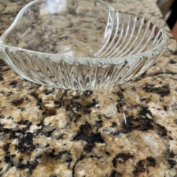 Heart Shaped Candy Dish - Picture 4 of 4